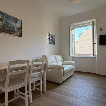 Free Parking & Wi-fi - Near The Station Appartamento La Spezia