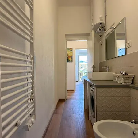 Free Parking & Wi-fi - Near The Station Appartamento